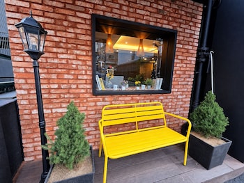 sr compact hotel sinchon