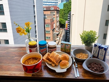 sr compact hotel sinchon
