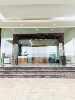 Lakeside Tell Cikarang,,3 star