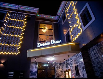 dream view hotel and suites