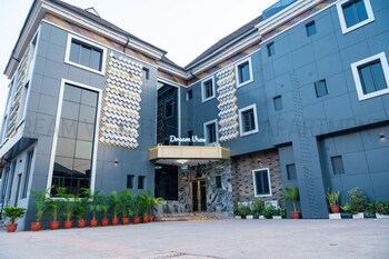 dream view hotel and suites