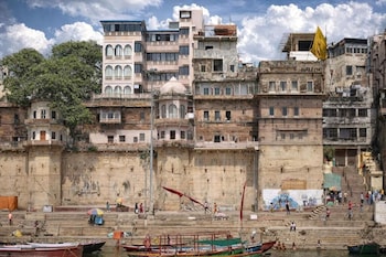 Maharana Mahal,,3 star