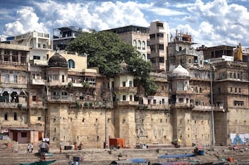Maharana Mahal,,3 star