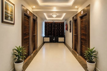 hotel apollo spring road odhav ahemdabad