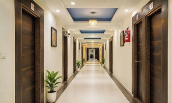 hotel apollo spring road odhav ahemdabad