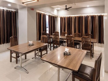 hotel apollo spring road odhav ahemdabad