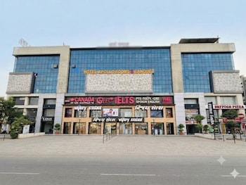 hotel apollo spring road odhav ahemdabad