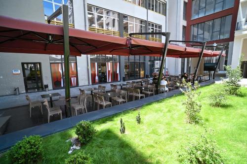 e 88 hotel
