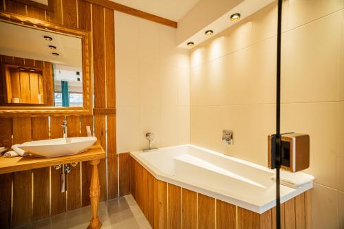 mountain diamond resort