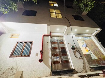 hotel vrinda nikunj dham