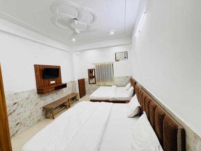 hotel vrinda nikunj dham