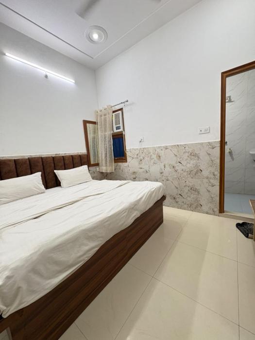hotel vrinda nikunj dham