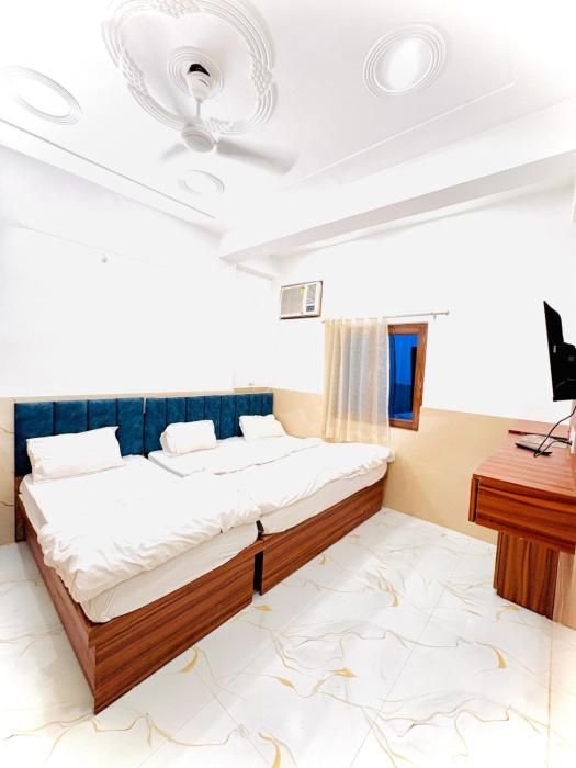 hotel vrinda nikunj dham