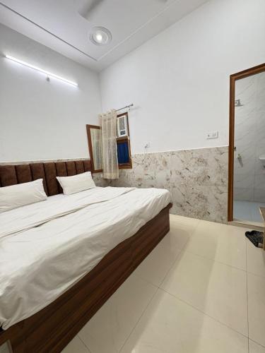 hotel vrinda nikunj dham