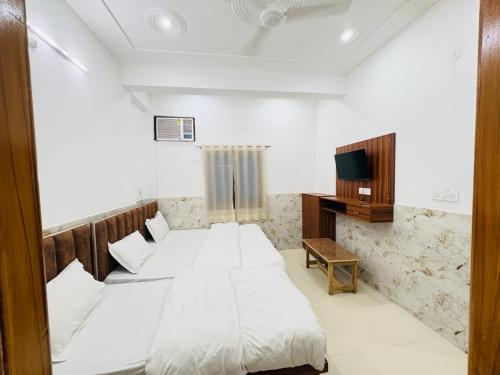 hotel vrinda nikunj dham