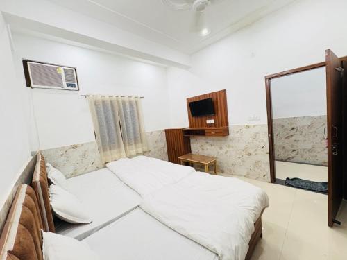 hotel vrinda nikunj dham