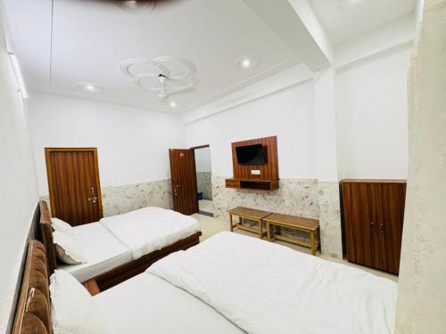 hotel vrinda nikunj dham