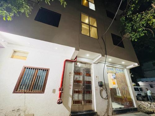 hotel vrinda nikunj dham