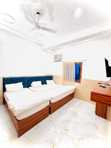 hotel vrinda nikunj dham