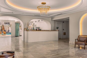 royal nidri suites