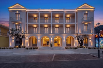 royal nidri suites