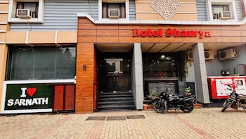 hotel shaurya