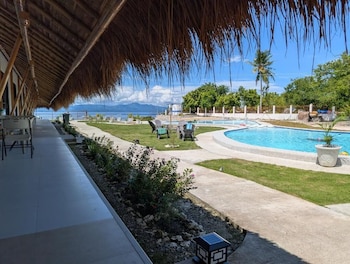 Banana Beach Club,,3 star