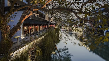yeboqinhuai ssaw boutique hotel jinling calligraphy and painting academy