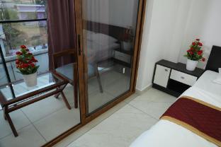 the avis resort and homestay