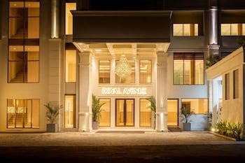 Royal Avenue Kandy,,3 star