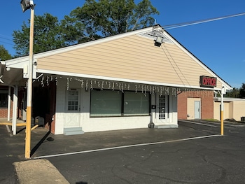 Budget Inn Motel,,2 star