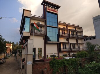 Swastika Inn Ayodhya,,2 star