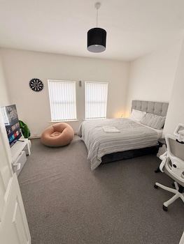 Kensington Studio, 2Nd-Floor City Base,,4 star