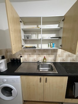 Kensington Studio, 2Nd-Floor City Base,,4 star