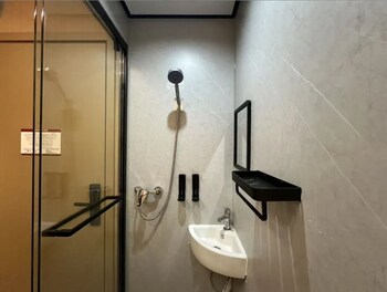 yumian hotel shanghai jingan temple west nanjing road subway station