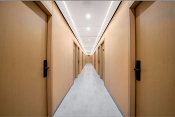 yumian hotel shanghai jingan temple west nanjing road subway station
