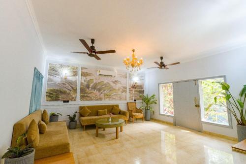 casa mog by meraden