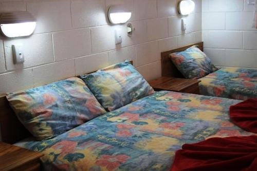 peak hill golden peak budget motel