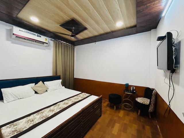 hotel shivika