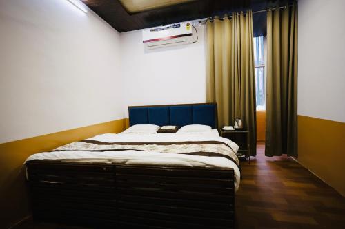 Hotel Shivika,,3 star