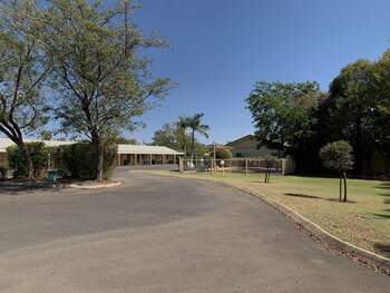 riverland motor inn and rivers restaurant