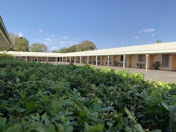 riverland motor inn and rivers restaurant