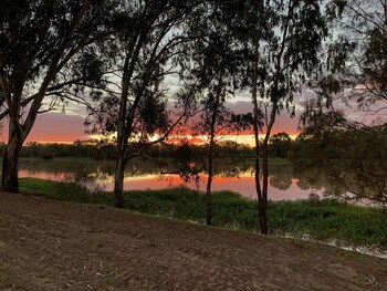 riverland motor inn and rivers restaurant