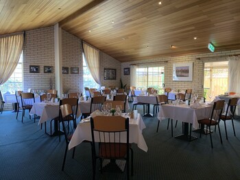 riverland motor inn and rivers restaurant