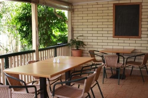 riverland motor inn and rivers restaurant