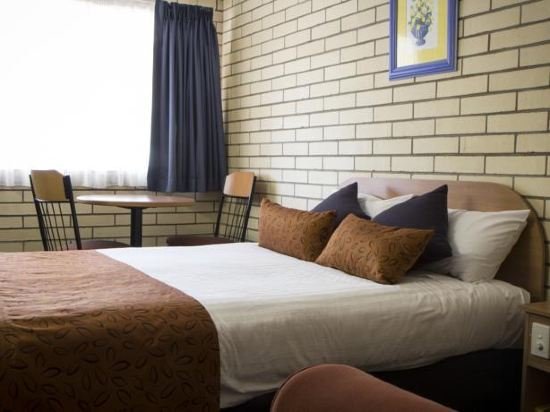 riverland motor inn and rivers restaurant