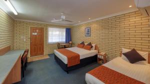 riverland motor inn and rivers restaurant