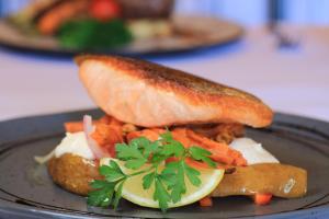 riverland motor inn and rivers restaurant