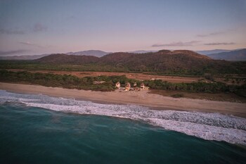 casa sal by tasman
