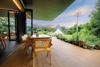 cindy villa rice fields and karst peaks at yulong river infinity pool